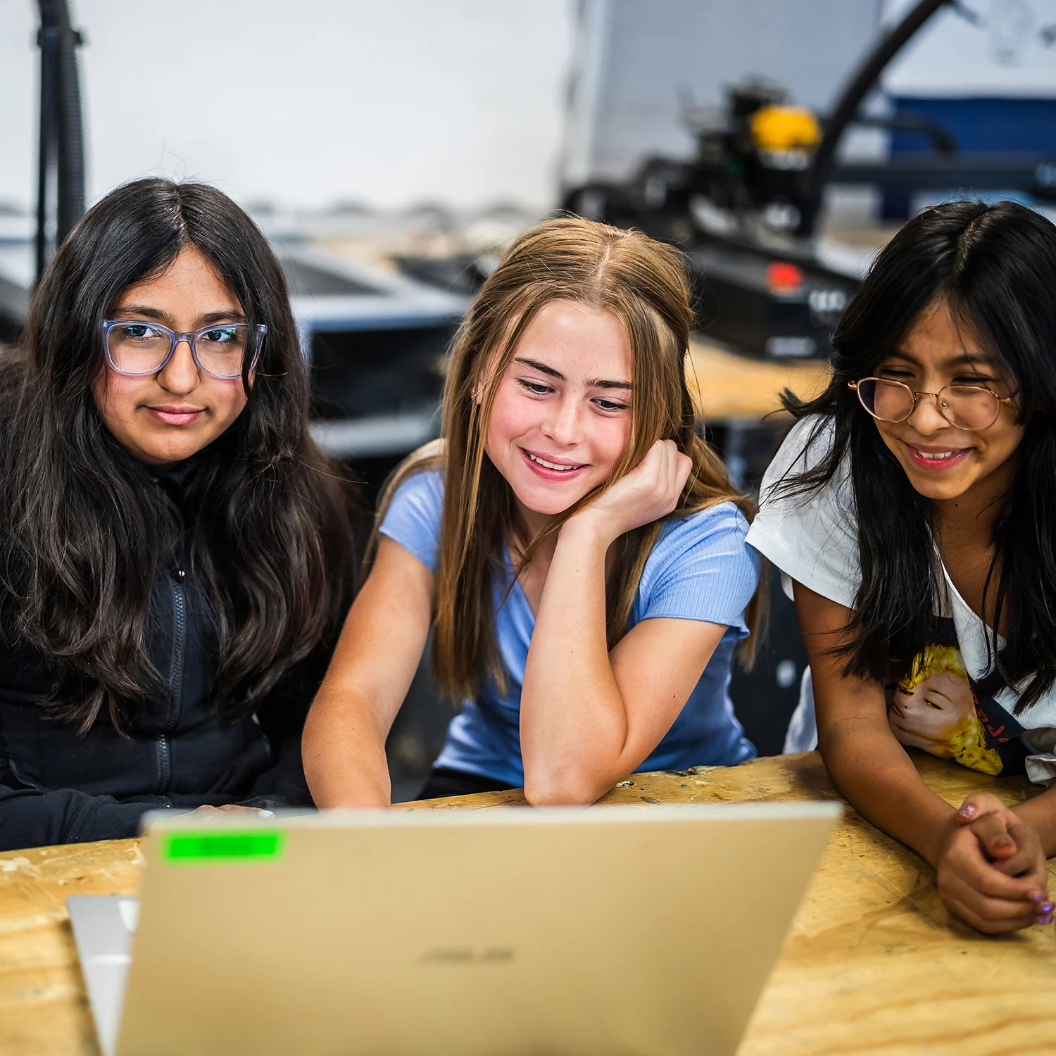 Rigorous Academics  Our blend of contemporary and traditional education allows students to think creatively, critically, and without limits. Every department at Sandia Prep offers advanced classes (all upper school courses are honors-level) and the chance to take multiple classes in the same discipline in one year  Learn More 